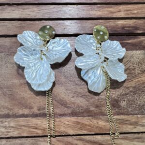 Floré Pearlveil Office Earrings